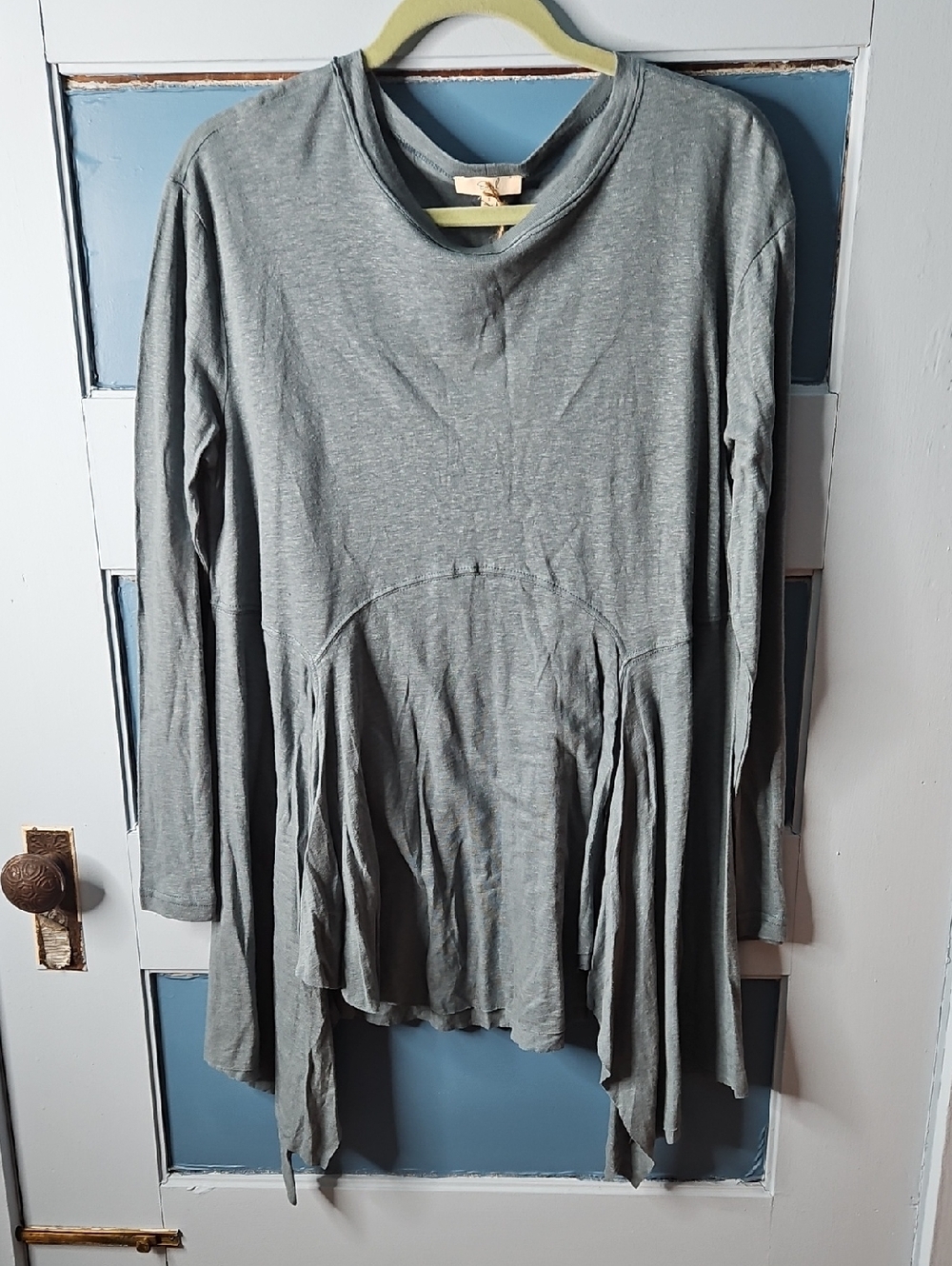Easel Women's Long Sleeve Grayish Blue Asymmetric Peplum Top NWT Small